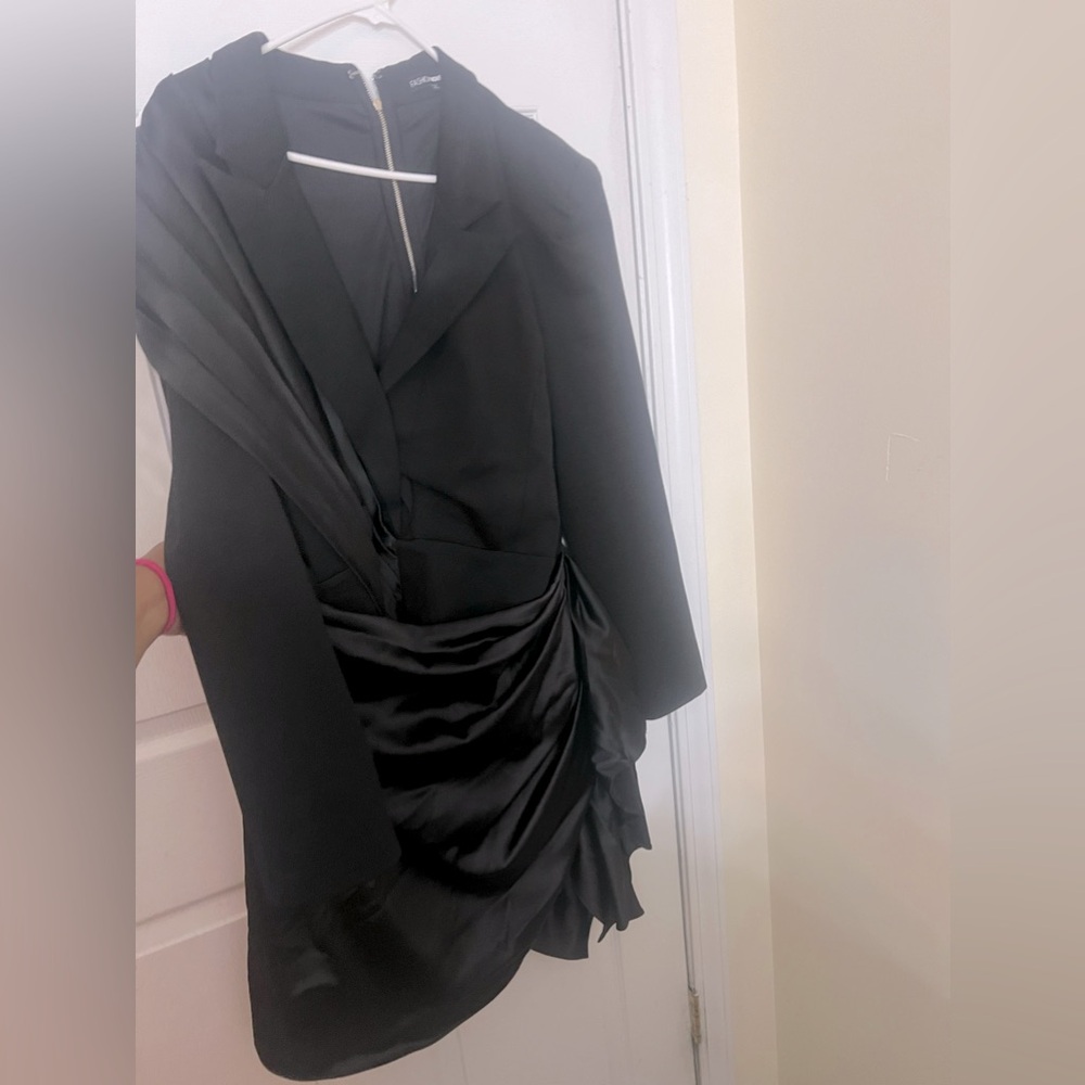 I have 2  dresses one is a 3XL shown here worn once and I have a 2XL NWT